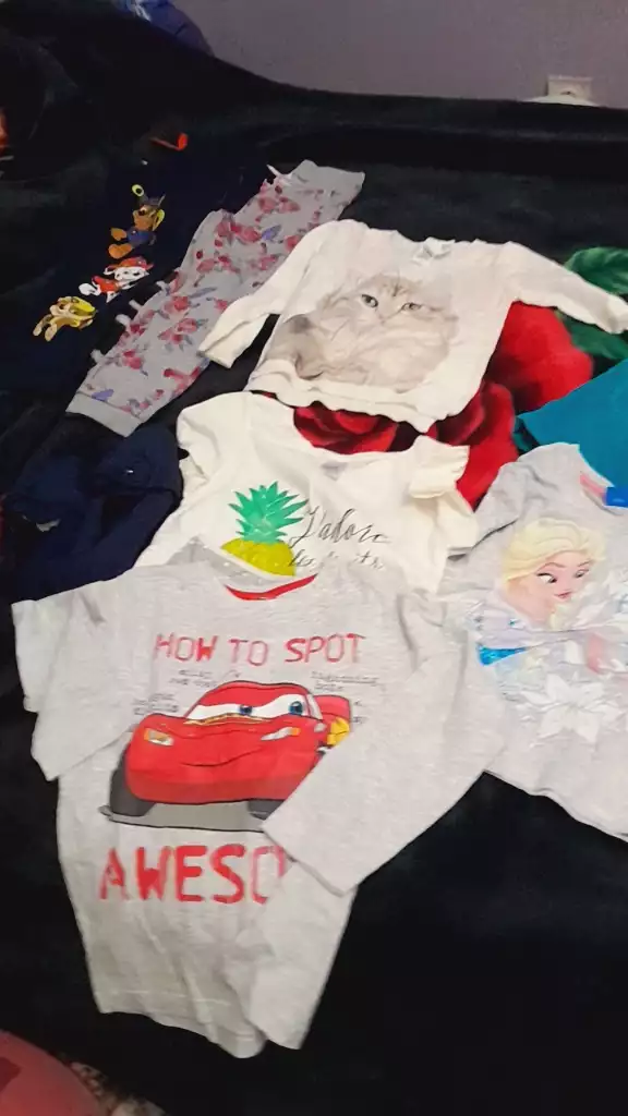 ملابس اطفال 