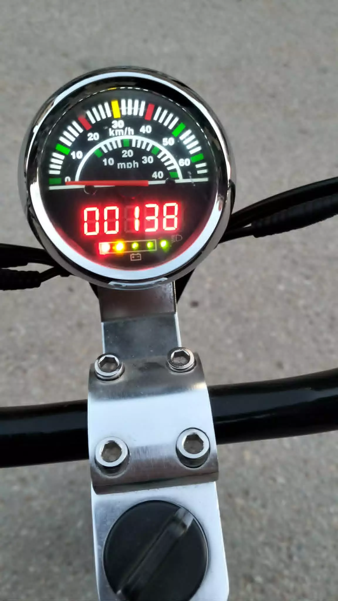 trottinette électrique de marque TinyTom